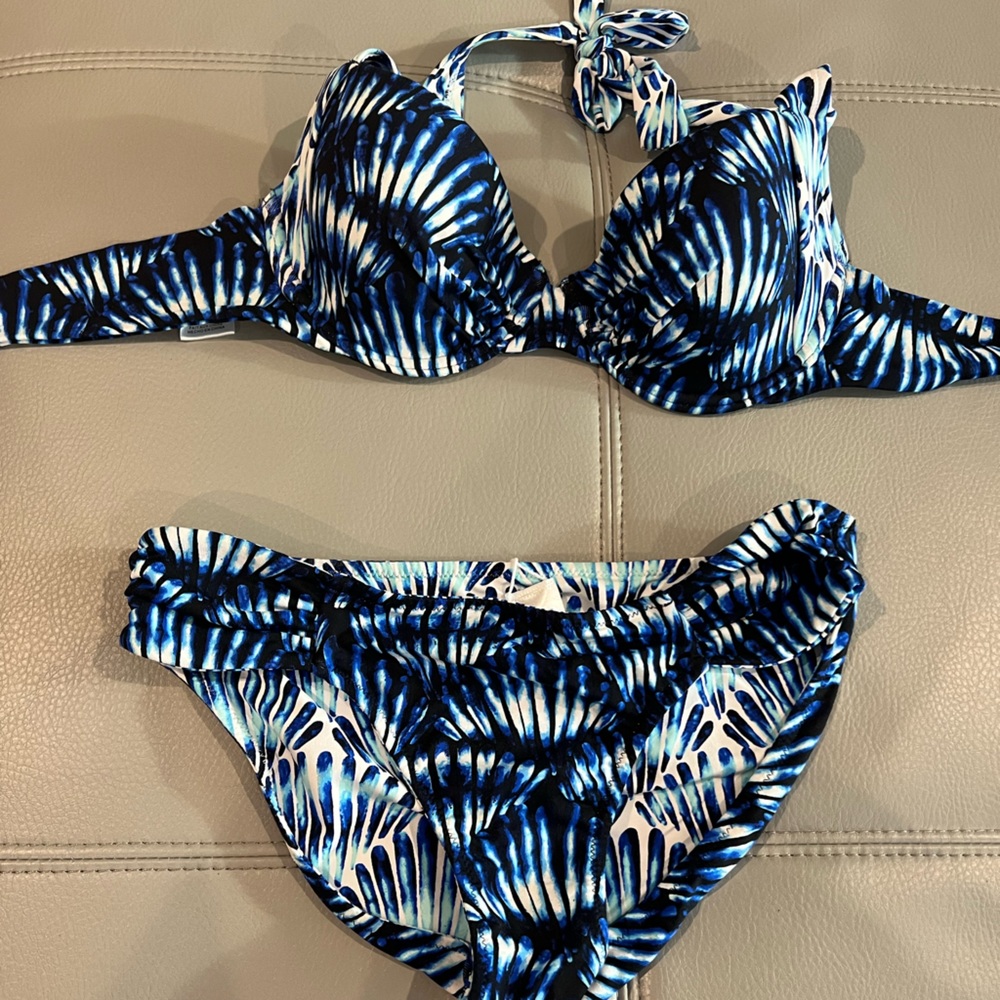 Beautiful blue bikini from Tommy Bahamas